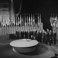 Why League of Nations(LoN) failed while UN fairly succeeded